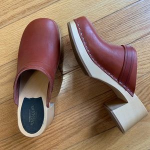Swedish Hasbeens clogs. Size 39. Fits smaller. Just worn around the house.